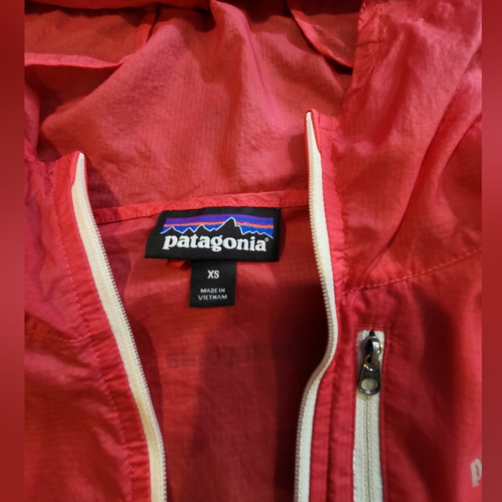 Patagonia Women's Red Full Zip Windbreaker Jacket Size XS - Staining-See Photo - Picture 4 of 15